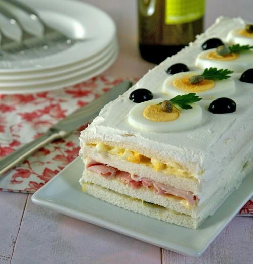 Torta tramezzina con insalata russa hatte …